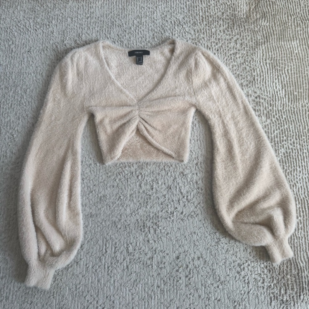 Elegant Cream Long-Sleeve Women's Cropped Sweater